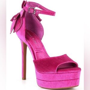 NWT Gianni Bini Karmello Velvet Flower Ankle Strap Platform Dress Sandals Sz 8,5